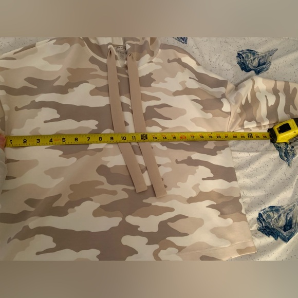 Cable & Gauge Camouflage Hoodie in Beige and White size Medium - Picture 5 of 5